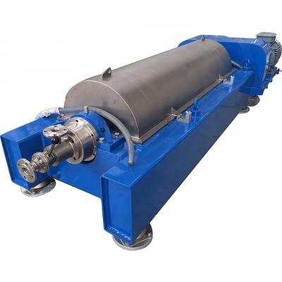 Fase della centrifuga 3 del decantatore di disidratazione dei fanghi